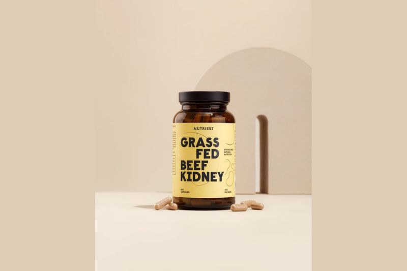 Grass-fed beef kidney capsules shown as natural histamine intolerance supplements for daily support.